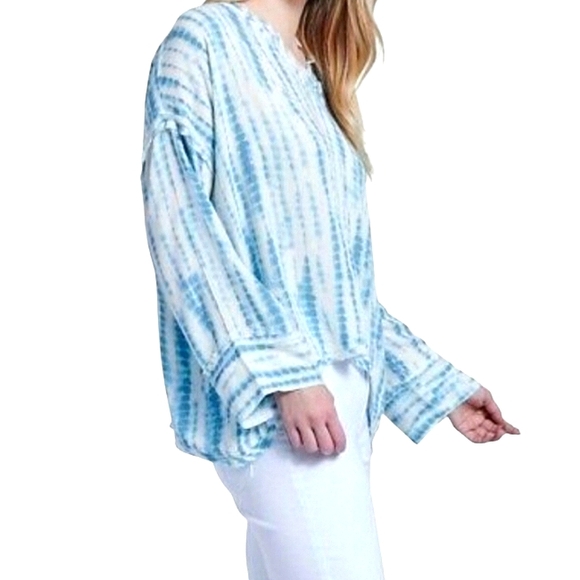 Seven7 Top in Snorkel Blue V-neck Raw Frayed Edges Long Sleeves Loose Fit - Picture 3 of 15